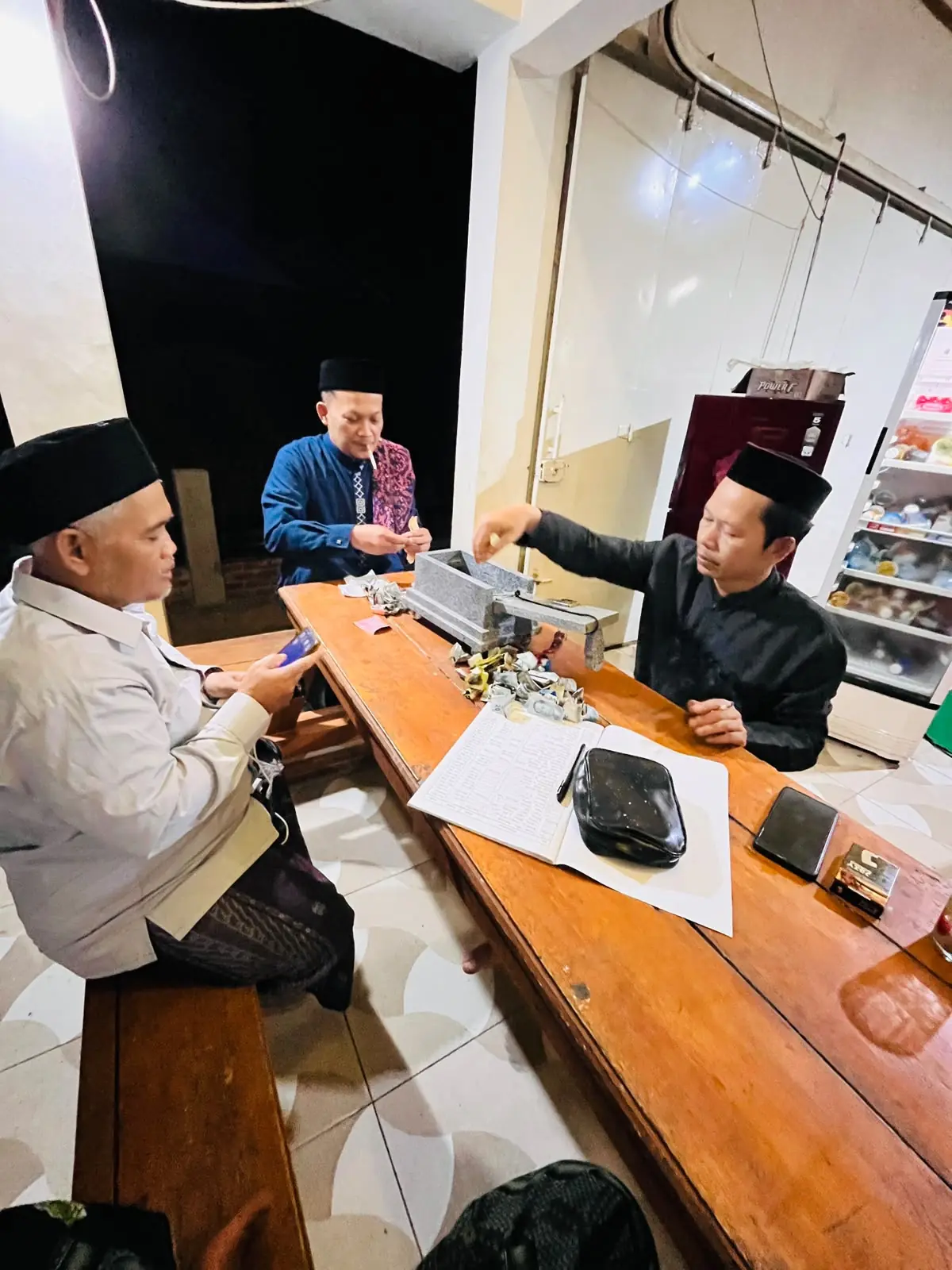 Dokumentasi pertemuan di lingkungan masjid