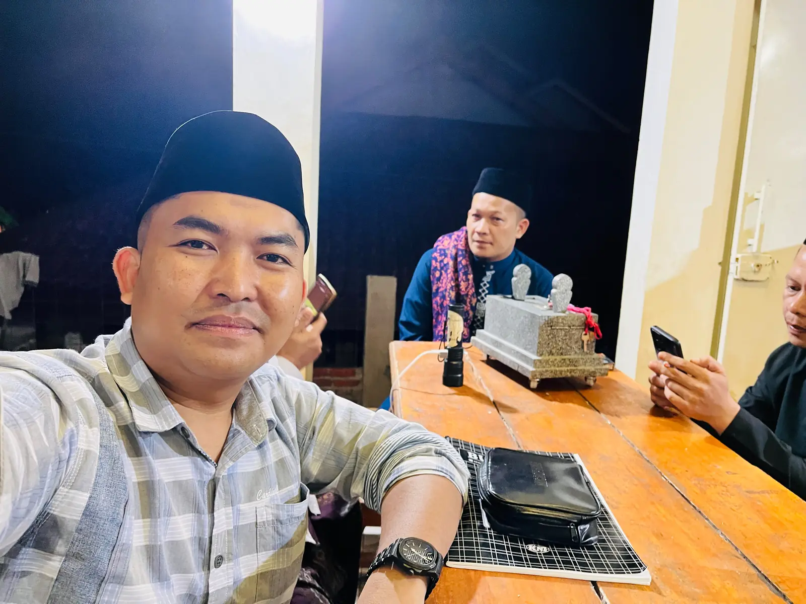 Dokumentasi pertemuan di lingkungan masjid